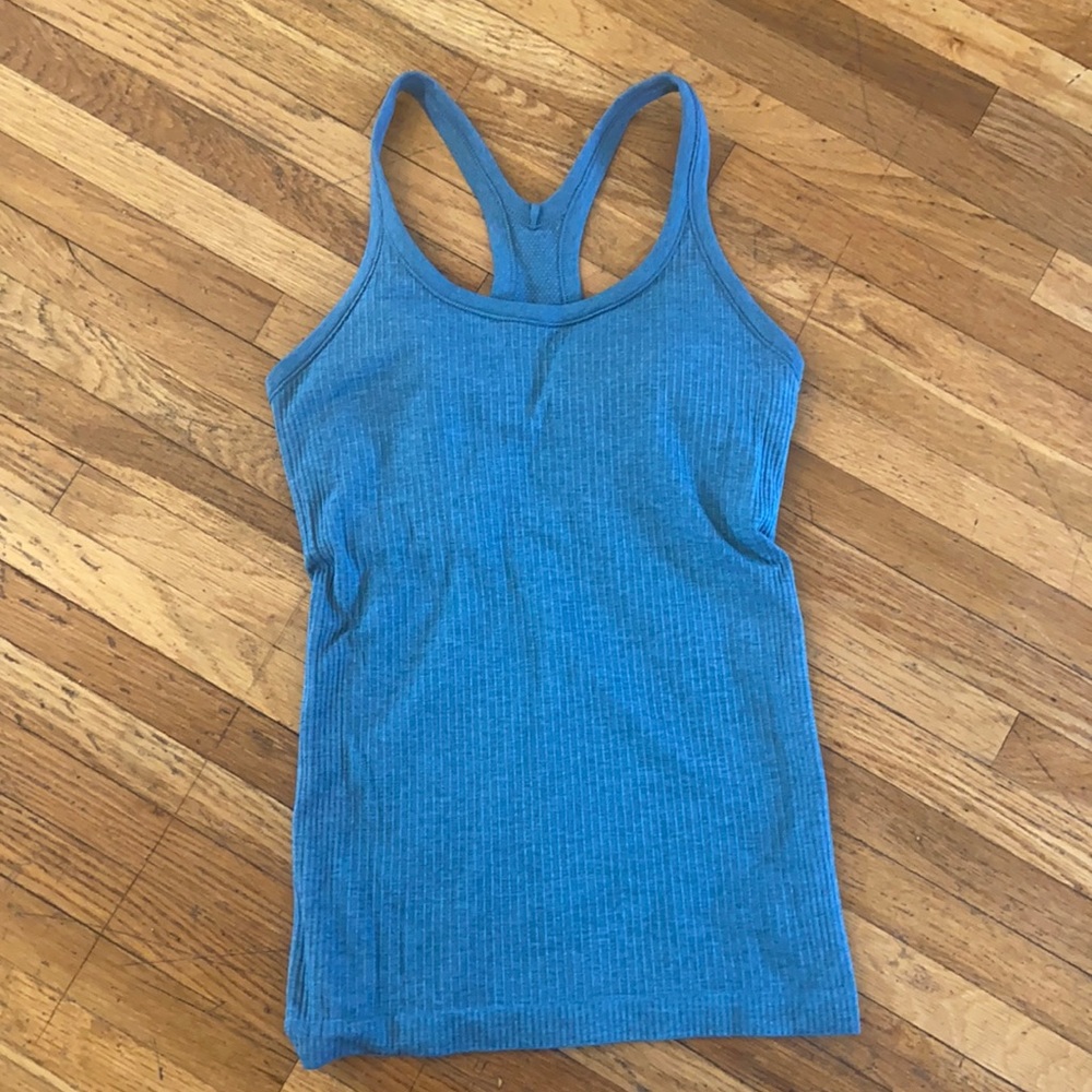 Lululemon Tank, Size 4, built in shelf bra